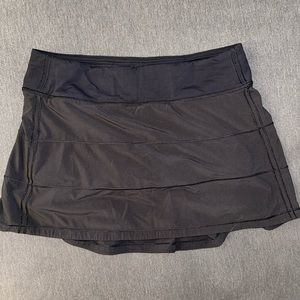 Lululemon black 4” skirt